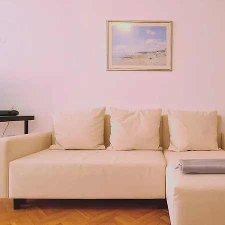 Apartment Virtuoso